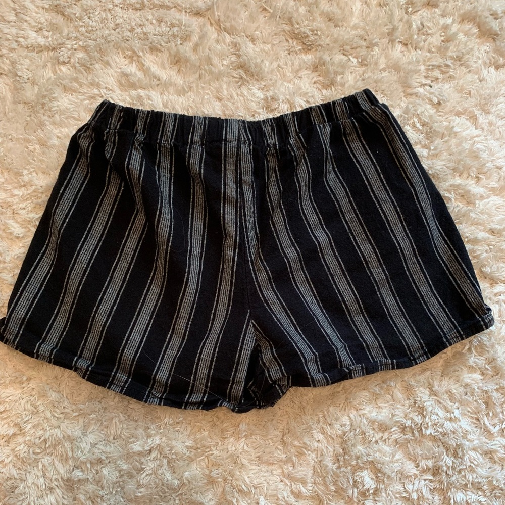 Brandy Melville Shorts - Picture 2 of 3